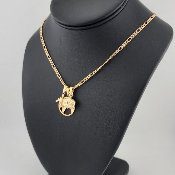 Chic and Timeless: 18k Gold Filled Three-Pendant Necklace – Brazilian Crafted - Picture 6 of 9